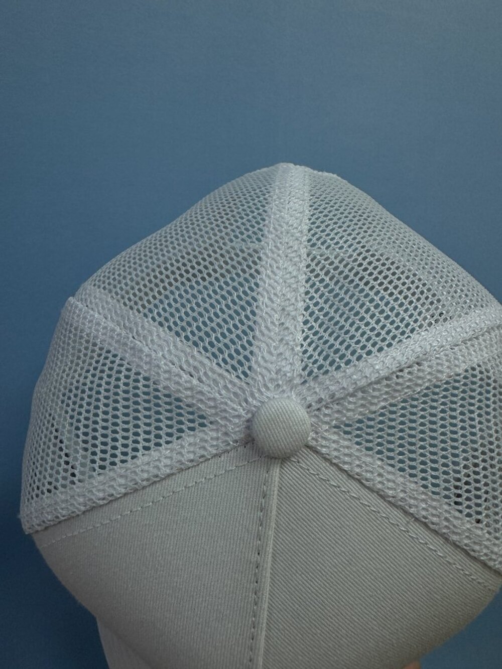 Alo Yoga District Trucker Hat White Embroidered Logo Cap NWT✨ - Picture 3 of 6